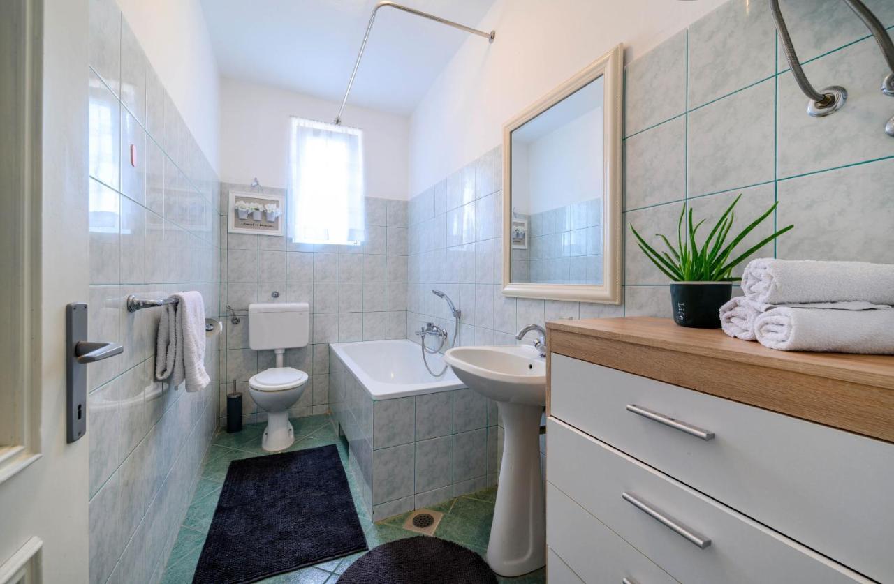 Apartment Malibu Zaboric Bagian luar foto