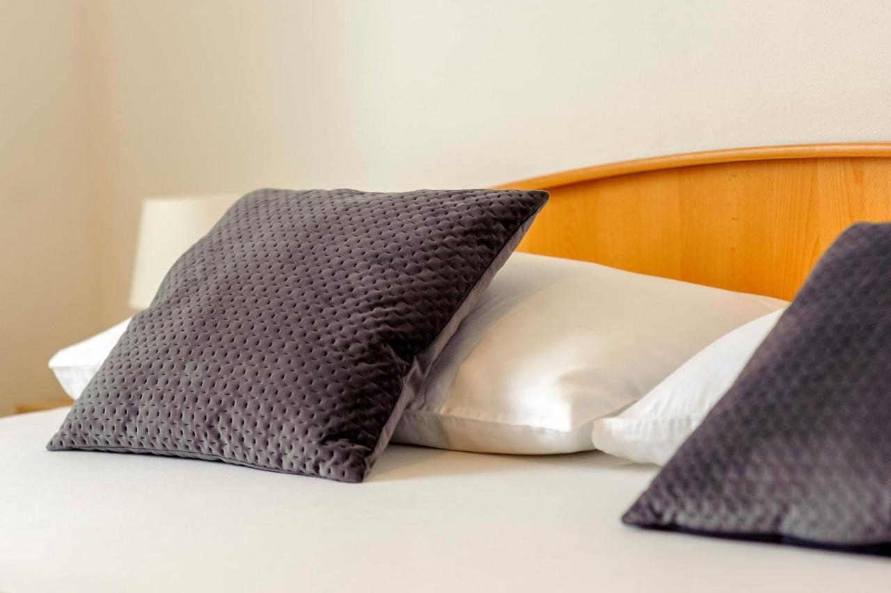 Apartment Malibu Zaboric Bagian luar foto