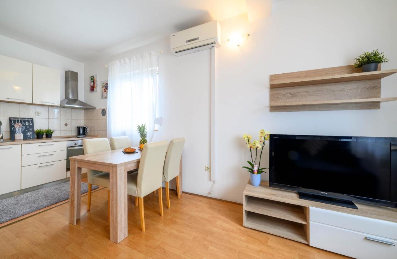 Apartment Malibu Zaboric Bagian luar foto